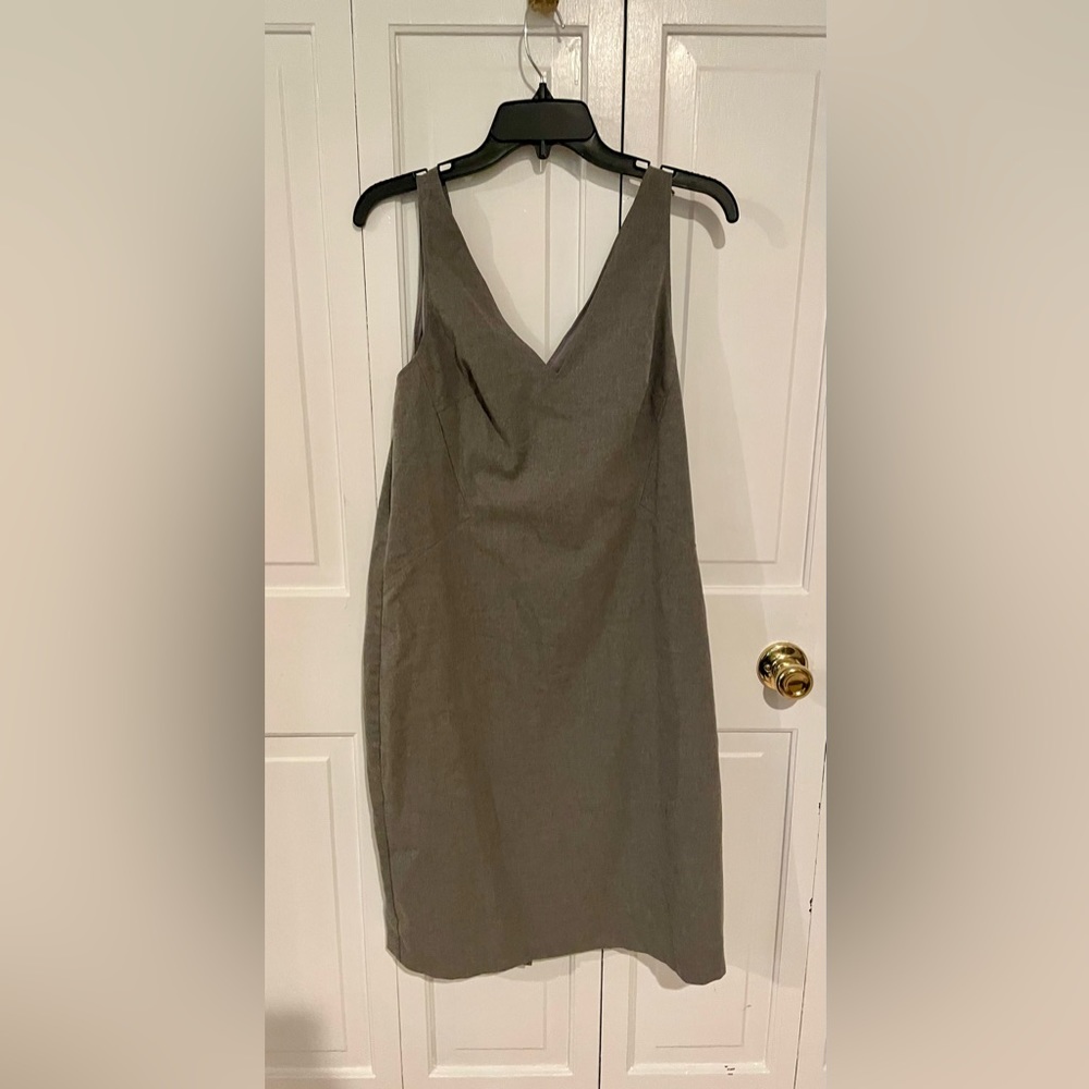 Banana Republic | Lightweight Shift Knee Length Dress V-Neck Gray | 12